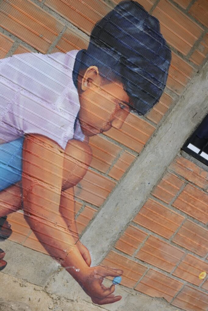 graffiti tour medellin